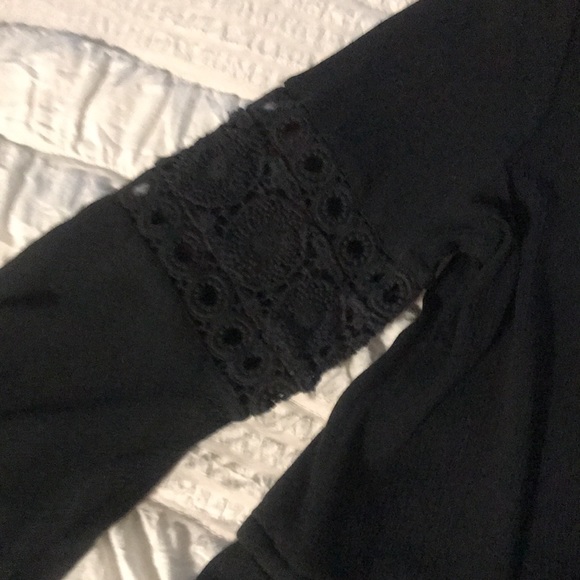 Black, tie waist, flare arm with decorative trim - Picture 3 of 4